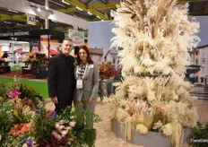 Gianpaolo Benini and Cinzia Barla from the Italian company Liguria Blumen. Many dried flowers were on display as well, as the popularity of those has been increasing.